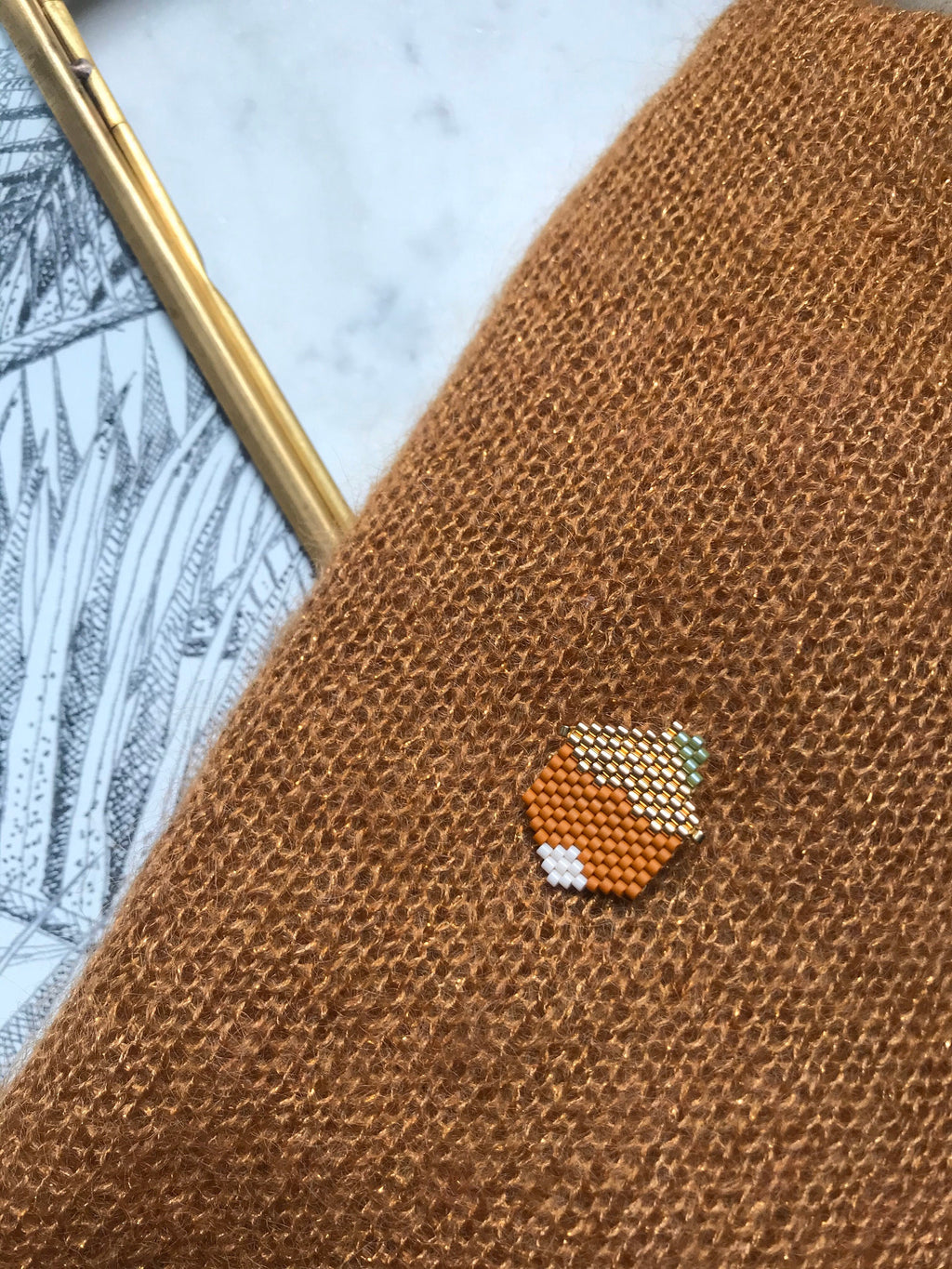 Broche Noisette