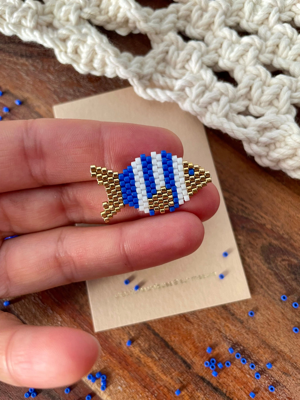 Broche Poisson bleu, blanc & doré