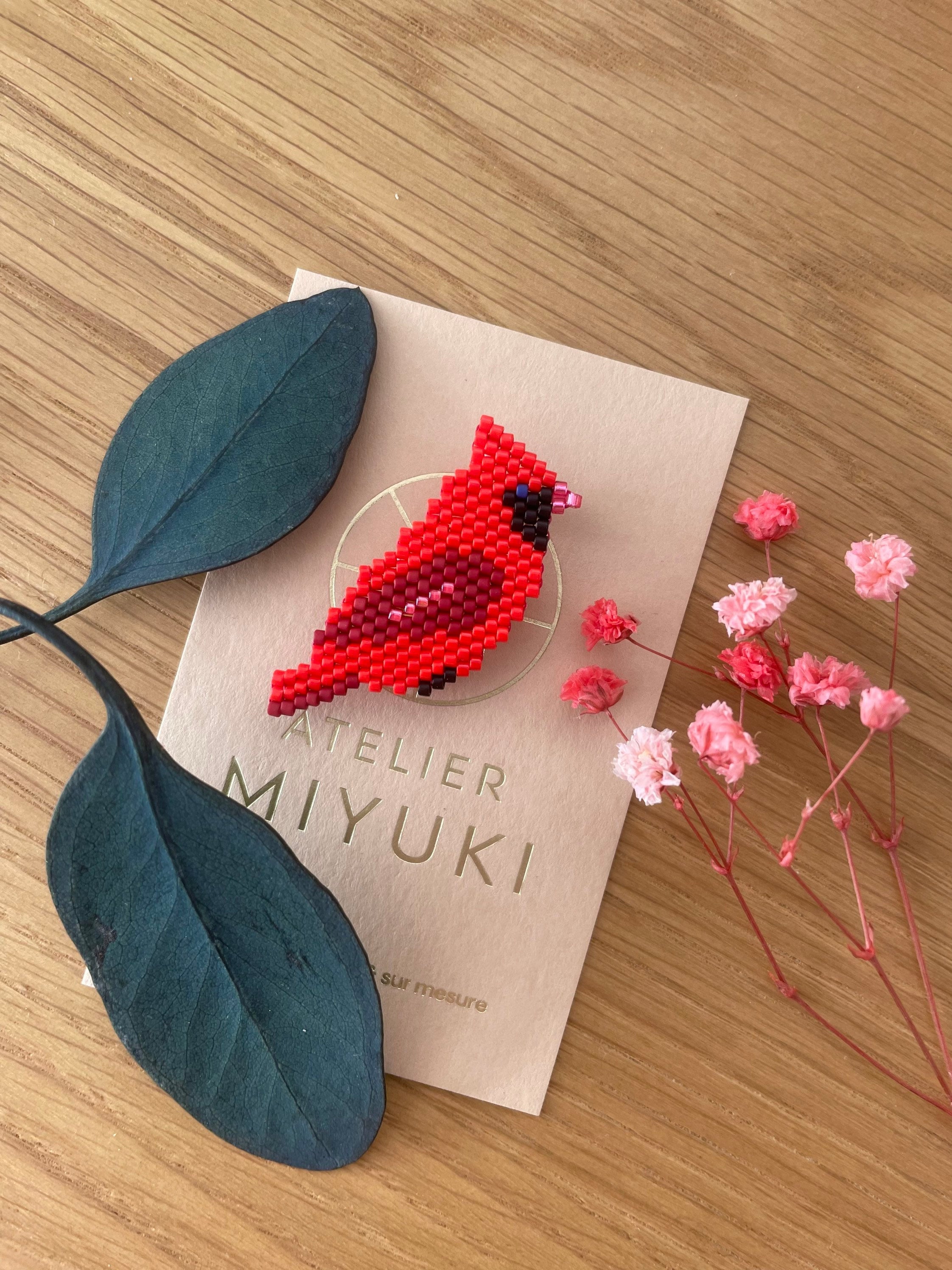 Broche Cardinal Rouge