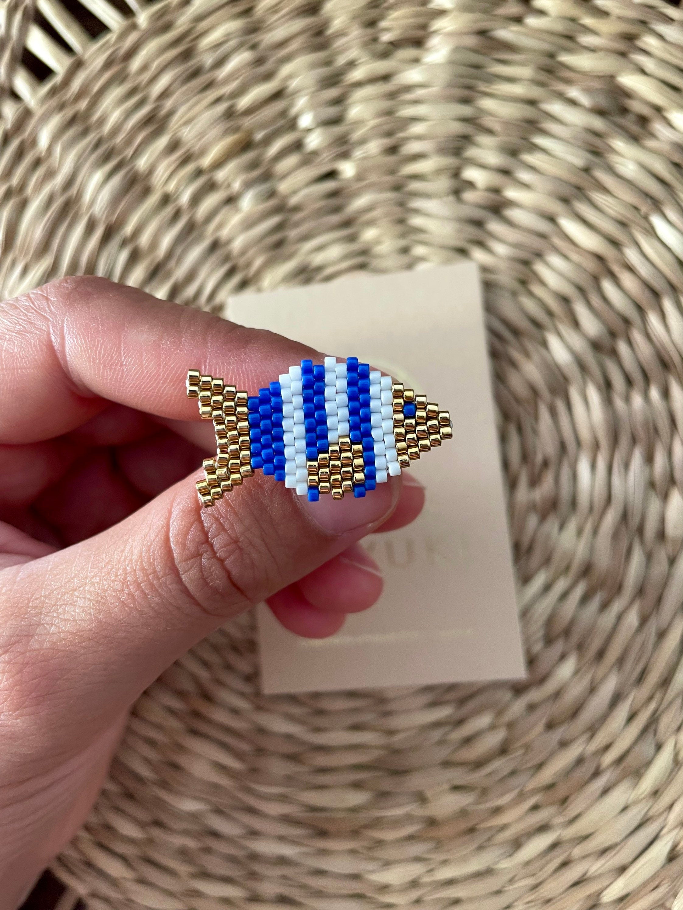 Broche Poisson bleu, blanc & doré