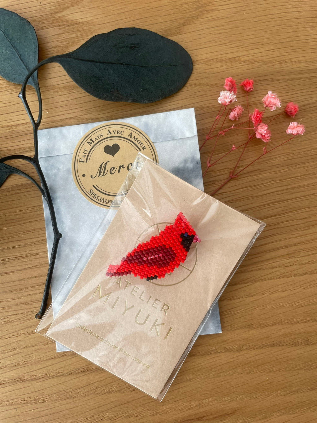 Broche Cardinal Rouge