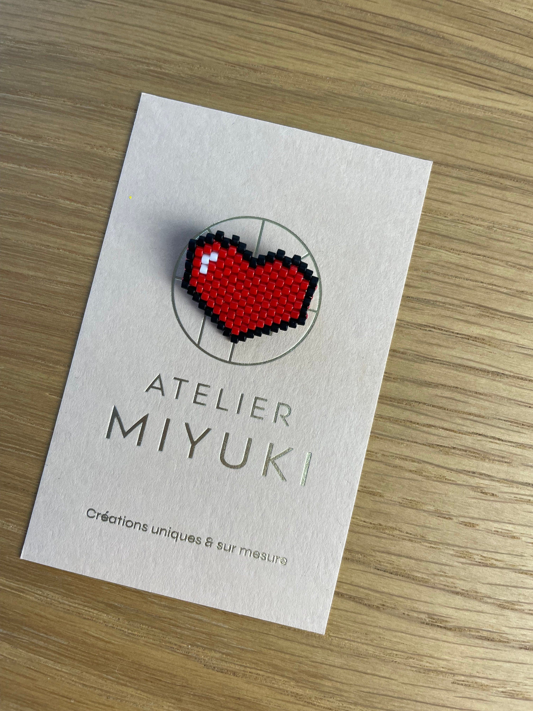 Broche petit Cœur rouge / blanc