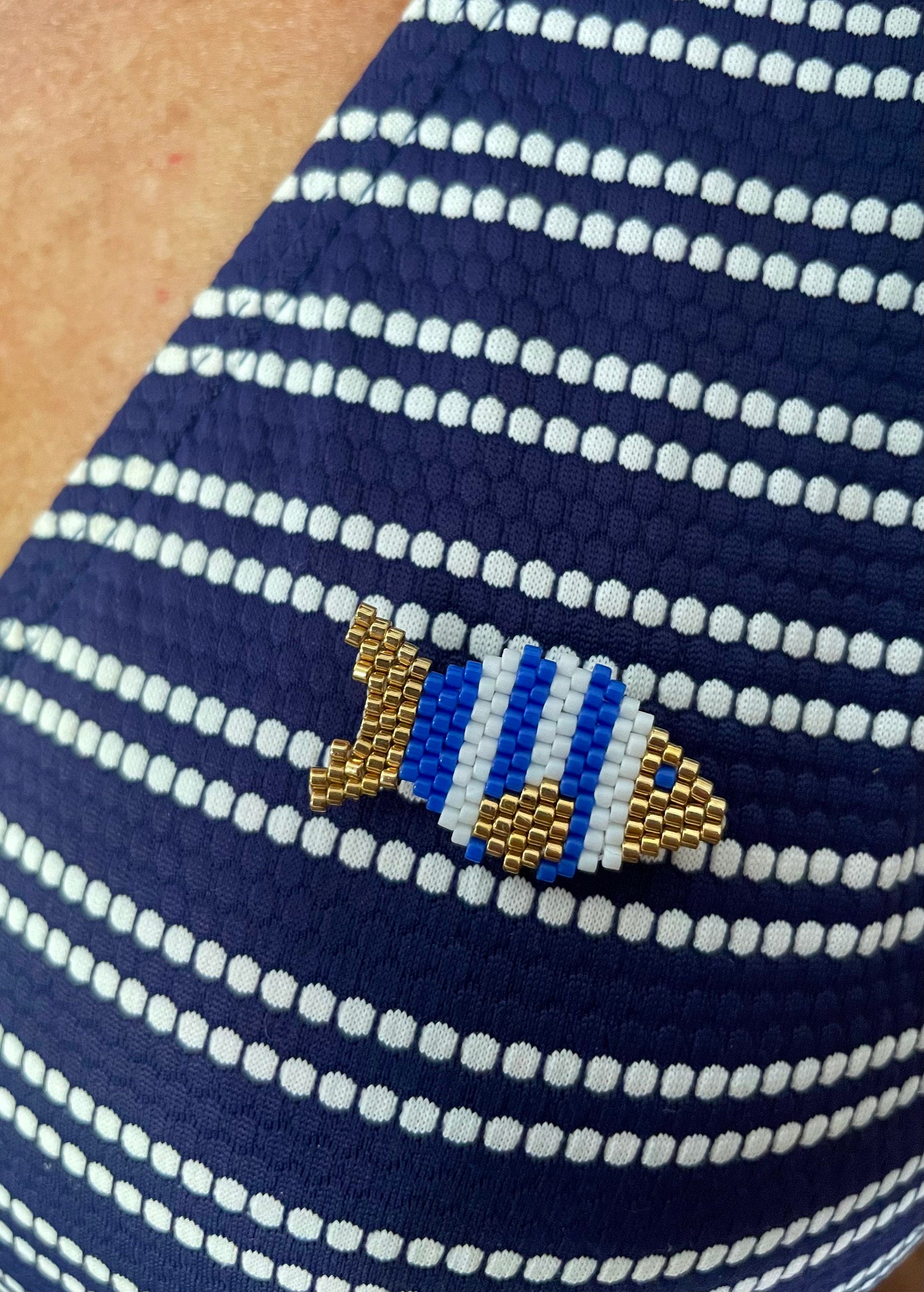 Broche Poisson bleu, blanc & doré